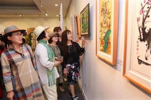 越南与韩国国际美术交流展览会首次亮相河内