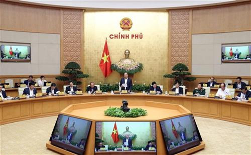 阮春福总理：越南经济社会在困境中依然保持稳定