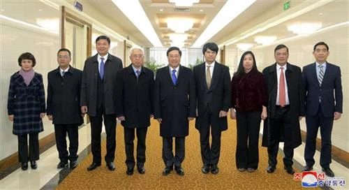 越南政府副总理兼外长范平明对朝鲜进行正式访问