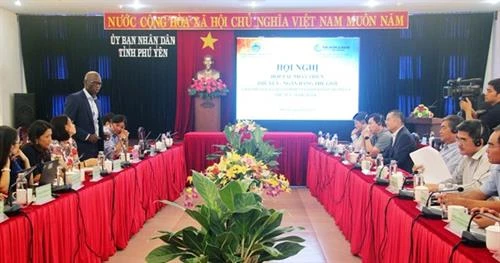 越南富安省与世行合作会议在富安省举行