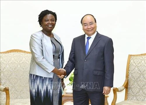 政府总理阮春福会见世行东亚与太平洋地区副行长维多利亚·克瓦