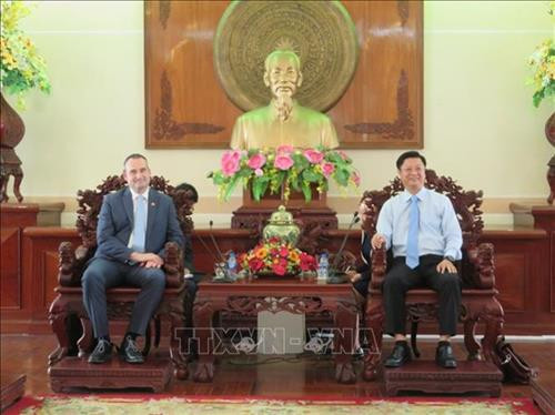 芹苴市吸引加拿大企业对高科技农业和基础设施进行投资