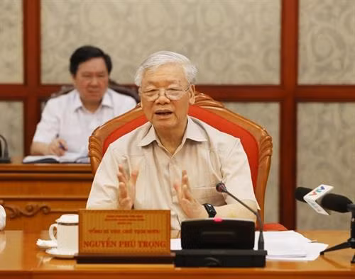 阮富仲主持召开中央政治局会议