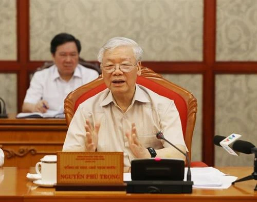 阮富仲主持召开中央政治局会议