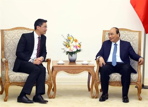 越南政府总理阮春福会见经济专家罗斯勒