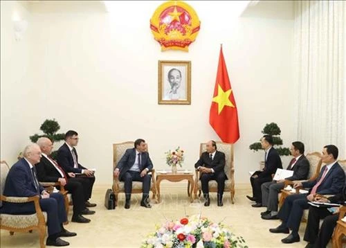 越南政府总理阮春福会见俄罗斯反腐局局长谢尔盖维奇