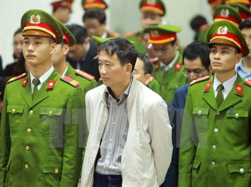 郑春青及其同案犯案件：郑春青被判终身监禁