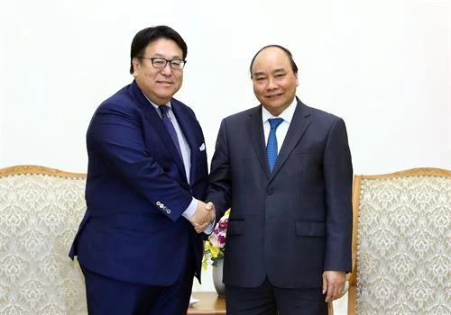 越南政府总理阮春福会见若干日本集团领导