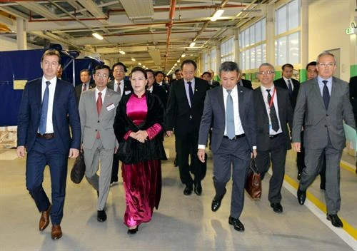 阮氏金银出席空客客机交付仪式和FPT驻法国代表处开业仪式