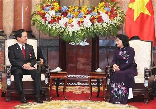 邓氏玉盛会见日本神奈川县代表团