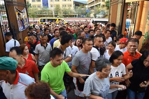 菲律宾中期选举投票举行