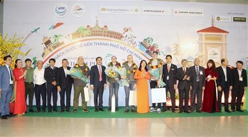 胡志明市迎来2020年新年首位外国游客