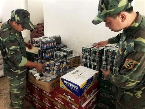 从柬埔寨私运到越南的大量产品被收缴