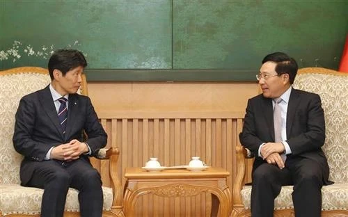 越南政府副总理兼外交部长范平明会见日本群马县知事