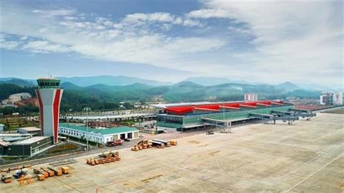 自5月4日起广宁省云屯国际机场恢复商业航线运营
