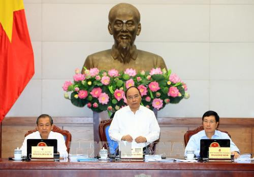 阮春福总理主持召开政府9月份例行会议