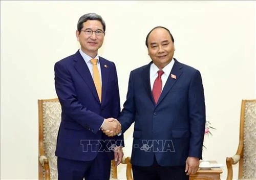 越南政府总理阮春福会见韩越议员友好小组主席金贺勇