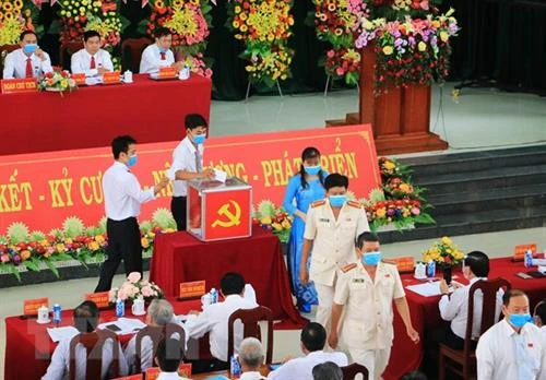 面向越共十三大：相信人民 依靠人民 选拔德才兼备的优秀人才