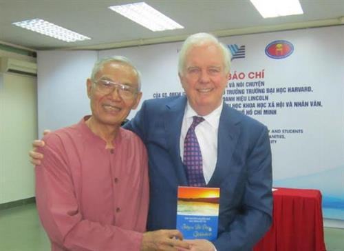 东海问题研究专家为捍卫祖国海洋海岛主权贡献力量