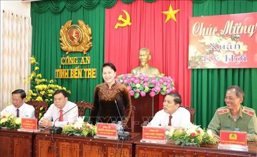 国会主席阮氏金银在槟椥省开展春节走访慰问活动