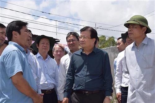 政府副总理郑廷勇视察九龙江三角洲防洪工作