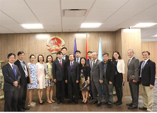 越南国会副主席杜伯巳率团对美国纽约进行工作访问