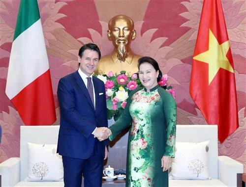 国会主席阮氏金银会见意大利总理朱塞佩·孔特