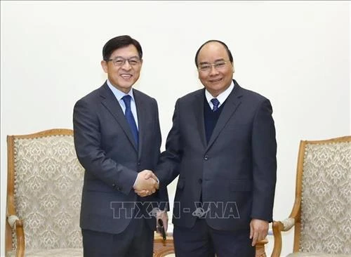 阮春福会见韩国三星越南电子有限责任公司总经理沈沅焕