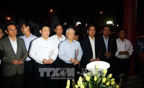阮富仲总书记出席“桩盆传奇” 艺术交流会