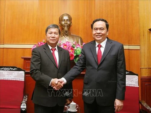 进一步加强越老祖国阵线合作关系