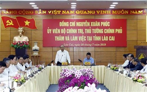 阮春福总理：老街省应努力跻身越南省份15强名单