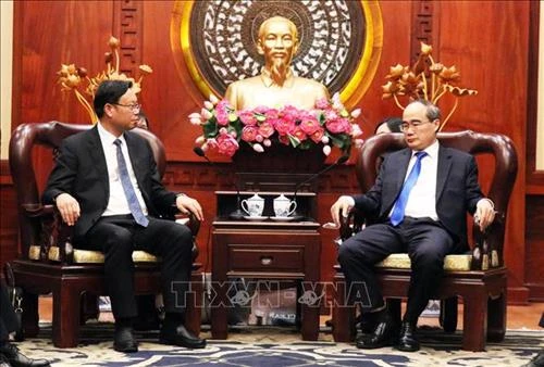 西班牙Urbaser公司希望赴胡志明市寻找垃圾处理领域的合作机会