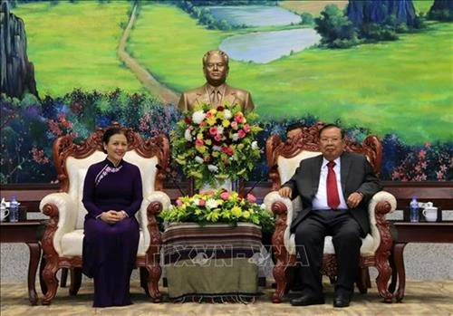 越老特殊关系无以言表