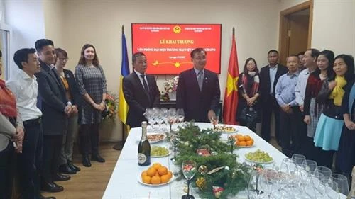 越南驻乌克兰贸易代表办公室正式揭牌成立