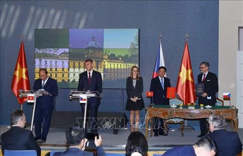 越南与捷克发表联合声明