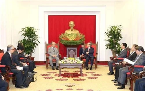 越共中央书记处常务书记陈国旺会见日越友好议员联盟特别顾问