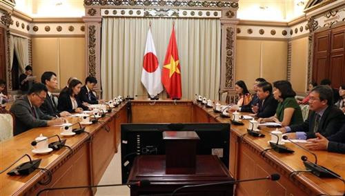 越南胡志明市与日本宫城县加强教育、旅游合作