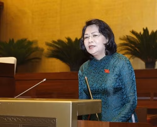 越南第十四届国会第七次会议：《劳动法》的修正旨在更好地保障劳动者和雇主的合法权益