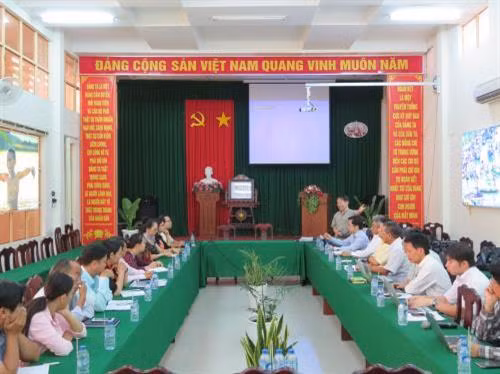 日本企业在芹苴市推介农业生产领域的自动化技术