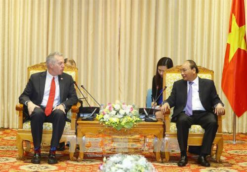 政府总理阮春福会见辞行拜会的美国驻越大使特德·奥修斯