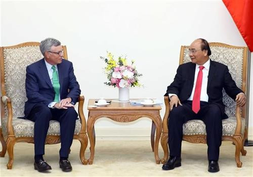 越南政府总理阮春福会见美国Visa集团首席执行官阿尔弗雷德·凯利