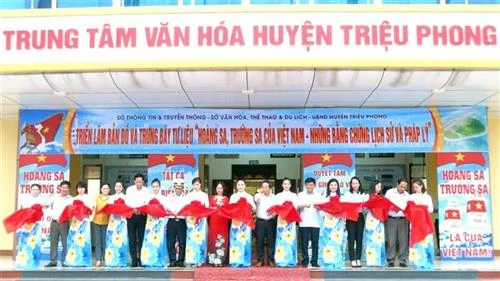 “黄沙、长沙归属越南—历史证据和法律依据”展览会在广治省举行