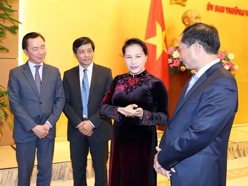 越南国会主席阮氏金银：努力建设政治过硬本领高强的驻外机构首席代表队伍