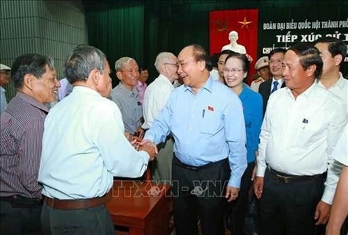 越南政府总理阮春福会见海防市水原县选民