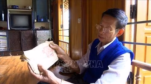 为保护和传承古代傣语文字奉献一生的老师