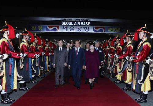 阮春福韩国之行圆满结束