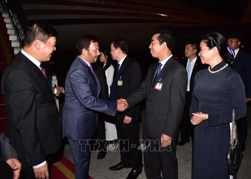 文莱达鲁萨兰国苏丹哈吉·哈桑纳尔·博尔基亚开始对越南进行国事访问