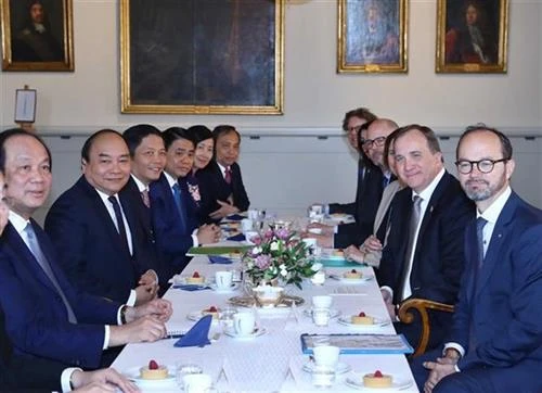 越南政府总理阮春福与瑞典首相斯蒂凡举行会谈