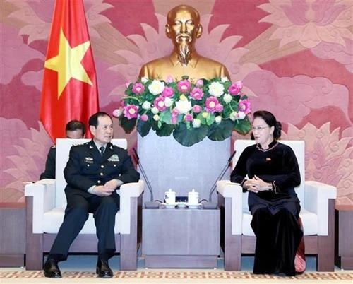 越南国会主席阮氏金银会见中国国防部部长魏凤和