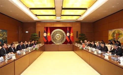 越南国会与老挝国会深化合作关系